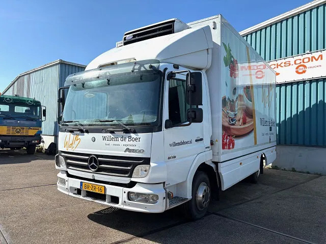 Mercedes-Benz Atego 816 L 4x2 ORIGINAL DUTCH COOLER TRUCK WITH CARRIER XARIOS 600D/E (MANUAL GEARBOX / AIRCONDITIONING / 2.000 KG. TAILLIFT) - Camião frigorífico: foto 1 Mercedes-Benz Atego 816 L 4x2 ORIGINAL DUTCH COOLER TRUCK WITH CARRIER XARIOS 600D/E (MANUAL GEARBOX / AIRCONDITIONING / 2.000 KG. TAILLIFT) - Camião frigorífico: foto 1