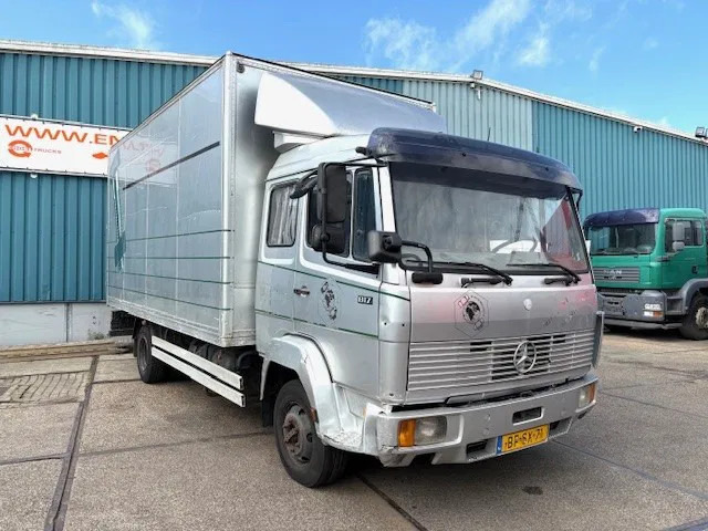 Mercedes-Benz LK 817 (6-CILINDER) ORIGINAL DUTCH TRUCK WITH CLOSED BOX (MANUAL GEARBOX / FULL STEEL SUSPENSION) - Camião furgão: foto 2 Mercedes-Benz LK 817 (6-CILINDER) ORIGINAL DUTCH TRUCK WITH CLOSED BOX (MANUAL GEARBOX / FULL STEEL SUSPENSION) - Camião furgão: foto 2