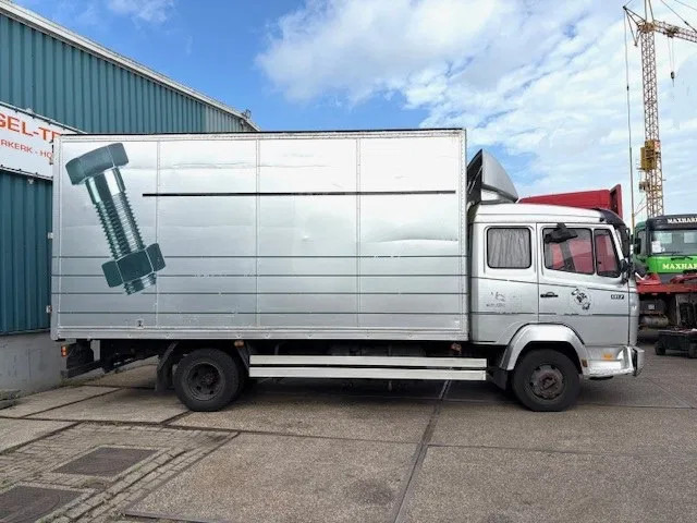 Mercedes-Benz LK 817 (6-CILINDER) ORIGINAL DUTCH TRUCK WITH CLOSED BOX (MANUAL GEARBOX / FULL STEEL SUSPENSION) - Camião furgão: foto 4 Mercedes-Benz LK 817 (6-CILINDER) ORIGINAL DUTCH TRUCK WITH CLOSED BOX (MANUAL GEARBOX / FULL STEEL SUSPENSION) - Camião furgão: foto 4