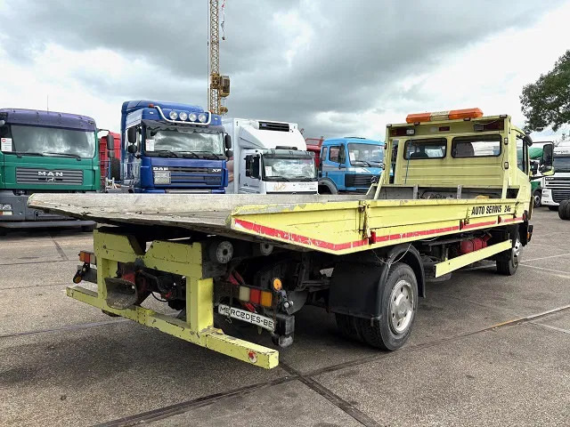 Mercedes-Benz LK 817 AUTO TRANSPORTER (6-CILINDER / FULL STEEL SUSPENSION / MANUAL GEARBOX / WINCH / ETC.) - Camião transporte de veículos: foto 3 Mercedes-Benz LK 817 AUTO TRANSPORTER (6-CILINDER / FULL STEEL SUSPENSION / MANUAL GEARBOX / WINCH / ETC.) - Camião transporte de veículos: foto 3