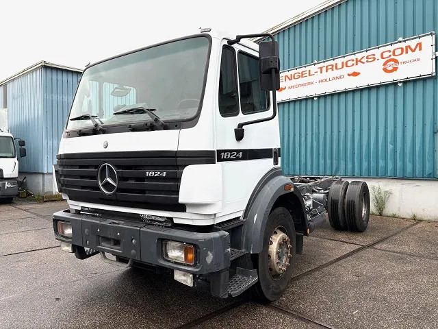 Mercedes-Benz SK 1824 K (ONLY 226.000 KM!) 4x2 FULL STEEL CHASSIS (MANUAL GEARBOX / REDUCTION AXLE / FULL STEEL SUSPENSION / P.T.O.) - Camião chassi: foto 1 Mercedes-Benz SK 1824 K (ONLY 226.000 KM!) 4x2 FULL STEEL CHASSIS (MANUAL GEARBOX / REDUCTION AXLE / FULL STEEL SUSPENSION / P.T.O.) - Camião chassi: foto 1