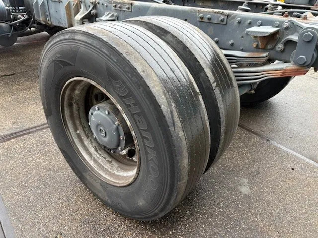 Camião chassi Mercedes-Benz SK 1824 K (ONLY 226.000 KM!) 4x2 FULL STEEL CHASSIS (MANUAL GEARBOX / REDUCTION AXLE / FULL STEEL SUSPENSION / P.T.O.): foto 8 Camião chassi Mercedes-Benz SK 1824 K (ONLY 226.000 KM!) 4x2 FULL STEEL CHASSIS (MANUAL GEARBOX / REDUCTION AXLE / FULL STEEL SUSPENSION / P.T.O.): foto 8