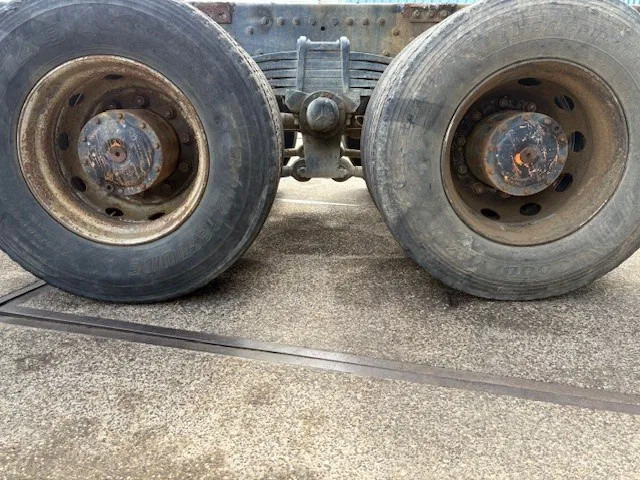 Camião chassi Mercedes-Benz SK 3335K 8x4 FULL STEEL CHASSIS (ZF16 MANUAL GEARBOX / RETARDER / FULL STEEL SUSPENSION / REDUCTION AXLES): foto 6 Camião chassi Mercedes-Benz SK 3335K 8x4 FULL STEEL CHASSIS (ZF16 MANUAL GEARBOX / RETARDER / FULL STEEL SUSPENSION / REDUCTION AXLES): foto 6