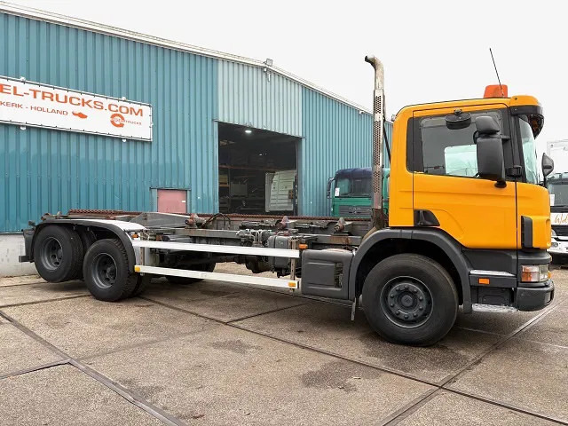 Scania P114-340 6x2 WITH MULTILIFT CONTAINERSYSTEM ONLY 80.500 KM!! ORIGINAL (10 TIRES / FULL STEEL SUSPENSION / 12 GEARS MANUAL GEARBO - Camião transportador de contêineres/ Caixa móvel: foto 4 Scania P114-340 6x2 WITH MULTILIFT CONTAINERSYSTEM ONLY 80.500 KM!! ORIGINAL (10 TIRES / FULL STEEL SUSPENSION / 12 GEARS MANUAL GEARBO - Camião transportador de contêineres/ Caixa móvel: foto 4