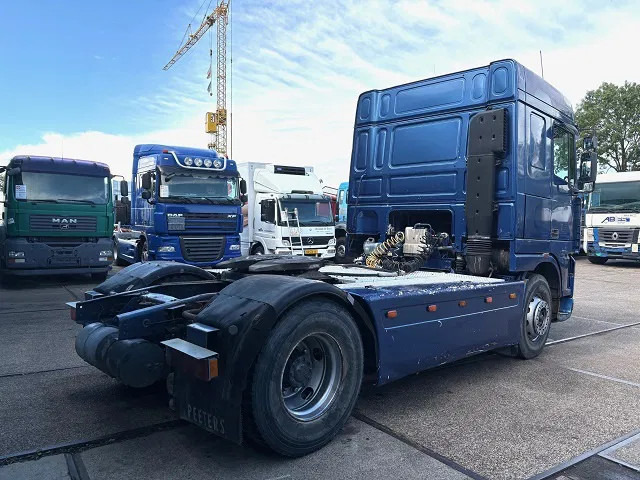 DAF 95.380 XF SPACECAB (EURO 2 / ZF16 MANUAL GEARBOX / HYDRAULIC KIT / P.T.O. / SIDE SKIRTS / AIRCONDITIONING) - Tractor: foto 3 DAF 95.380 XF SPACECAB (EURO 2 / ZF16 MANUAL GEARBOX / HYDRAULIC KIT / P.T.O. / SIDE SKIRTS / AIRCONDITIONING) - Tractor: foto 3