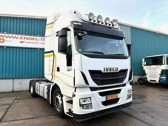Iveco Stralis 440.42 /TP HIGH-WAY (EURO 6 / AUTOMATIC GEARBOX / 2x TANK / FRIDGE / AIRCONDITIONING / ETC.) - Tractor: foto 2 Iveco Stralis 440.42 /TP HIGH-WAY (EURO 6 / AUTOMATIC GEARBOX / 2x TANK / FRIDGE / AIRCONDITIONING / ETC.) - Tractor: foto 2