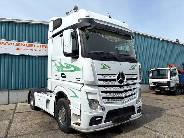 Mercedes-Benz Actros 1845 LS BIGSPACE (RETARDER / EURO 5 / TELLIGENT GEARBOX / FULL SPOILERSET / 2x DIESELTANK / AIRCONDITIONING) - Tractor: foto 2 Mercedes-Benz Actros 1845 LS BIGSPACE (RETARDER / EURO 5 / TELLIGENT GEARBOX / FULL SPOILERSET / 2x DIESELTANK / AIRCONDITIONING) - Tractor: foto 2