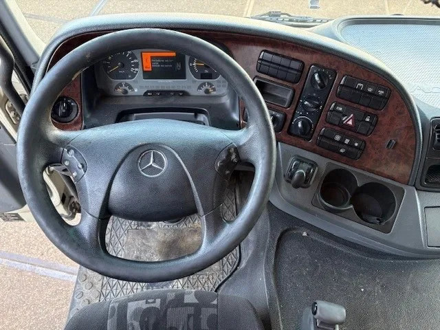 Leasing de Mercedes-Benz Actros 1846 LS (MP2) (EPS WITH CLUTCH (3 PEDALS) / RETARDER / AIRCONDITIONING / ETC) Mercedes-Benz Actros 1846 LS (MP2) (EPS WITH CLUTCH (3 PEDALS) / RETARDER / AIRCONDITIONING / ETC): foto 6