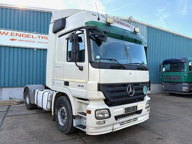 Mercedes-Benz Actros 1846 LS (MP2) (EPS WITH CLUTCH (3 PEDALS) / RETARDER / AIRCONDITIONING / ETC) - Tractor: foto 2 Mercedes-Benz Actros 1846 LS (MP2) (EPS WITH CLUTCH (3 PEDALS) / RETARDER / AIRCONDITIONING / ETC) - Tractor: foto 2