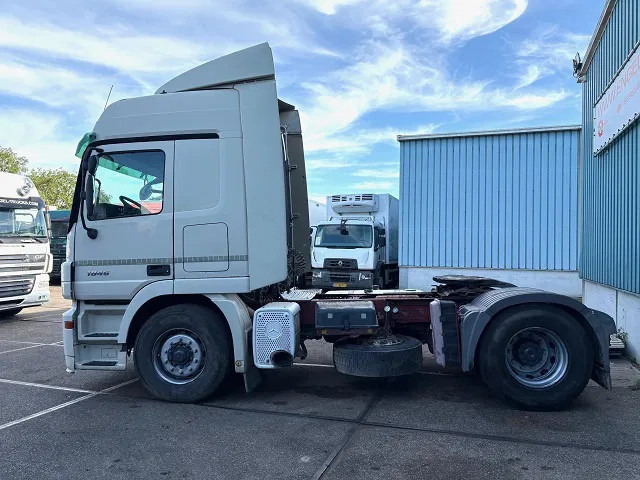 Mercedes-Benz Actros 1846 LS (MP2) (EPS WITH CLUTCH (3 PEDALS) / RETARDER / AIRCONDITIONING / ETC) - Tractor: foto 5 Mercedes-Benz Actros 1846 LS (MP2) (EPS WITH CLUTCH (3 PEDALS) / RETARDER / AIRCONDITIONING / ETC) - Tractor: foto 5
