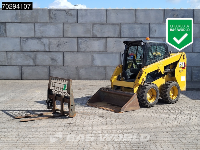 Caterpillar 226 D3 BUCKET + FORKS - Mini pá carregadora: foto 1 Caterpillar 226 D3 BUCKET + FORKS - Mini pá carregadora: foto 1