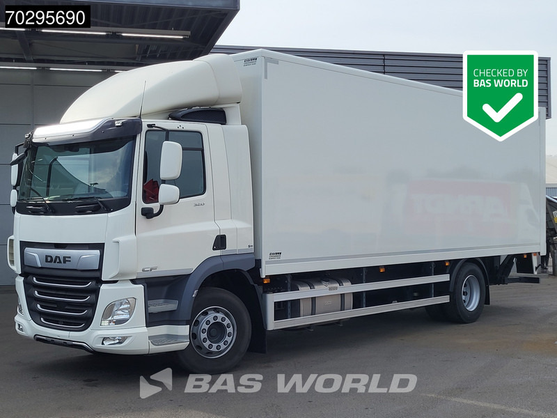 DAF CF 320 4X2 LOW Mileage! 2000kg Ladebordwand Automatic Navi ACC Euro 6 - Camião furgão: foto 1 DAF CF 320 4X2 LOW Mileage! 2000kg Ladebordwand Automatic Navi ACC Euro 6 - Camião furgão: foto 1