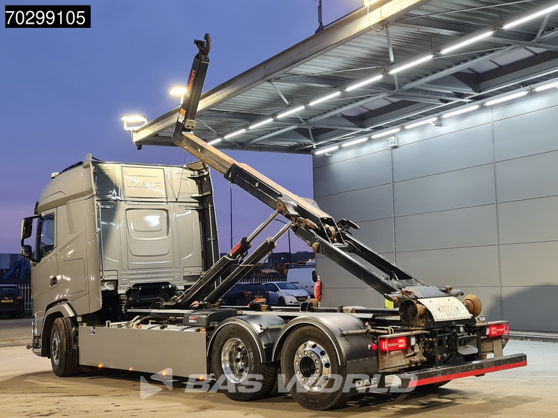 DAF XG 530 6X2 HIAB Multilift ULT21S61-WMITF Lift + Steering Axle Retarder Automatic Euro 6 - Camião polibenne: foto 2 DAF XG 530 6X2 HIAB Multilift ULT21S61-WMITF Lift + Steering Axle Retarder Automatic Euro 6 - Camião polibenne: foto 2