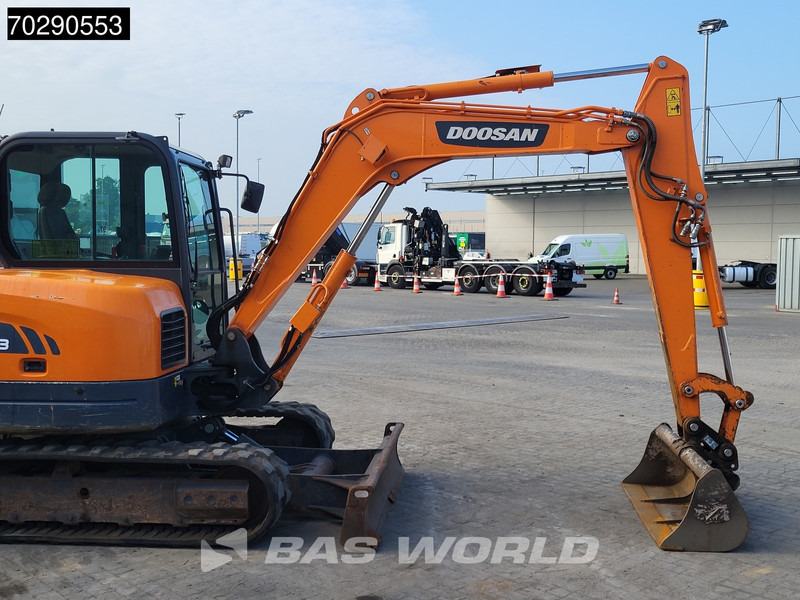 Mini escavadeira Doosan DX63-3: foto 10