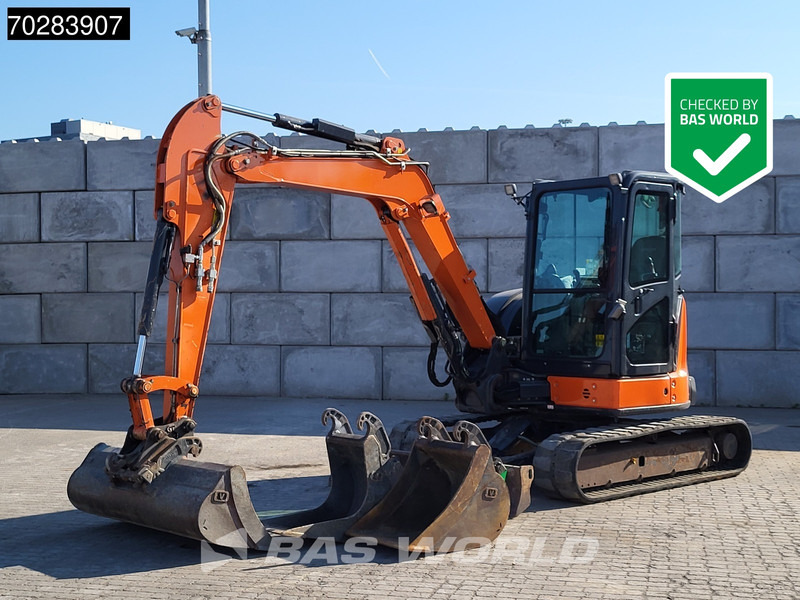 Hitachi ZX55U-6CLR A/C - 3 BUCKETS - Mini escavadeira: foto 1 Hitachi ZX55U-6CLR A/C - 3 BUCKETS - Mini escavadeira: foto 1
