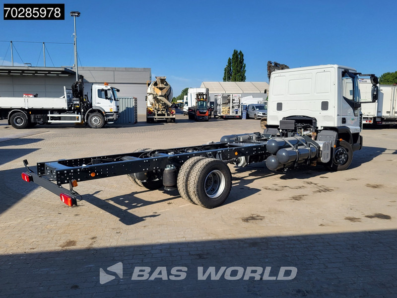 Iveco 120-210L 4X2 NEW 12tons chassis! CNG Engine TELMA Retarder Manual Euro 6 - Camião chassi: foto 5 Iveco 120-210L 4X2 NEW 12tons chassis! CNG Engine TELMA Retarder Manual Euro 6 - Camião chassi: foto 5