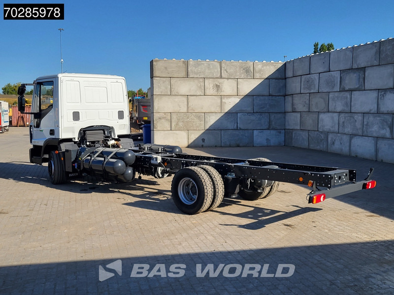 Iveco 120-210L 4X2 NEW 12tons chassis! CNG Engine TELMA Retarder Manual Euro 6 - Camião chassi: foto 2 Iveco 120-210L 4X2 NEW 12tons chassis! CNG Engine TELMA Retarder Manual Euro 6 - Camião chassi: foto 2