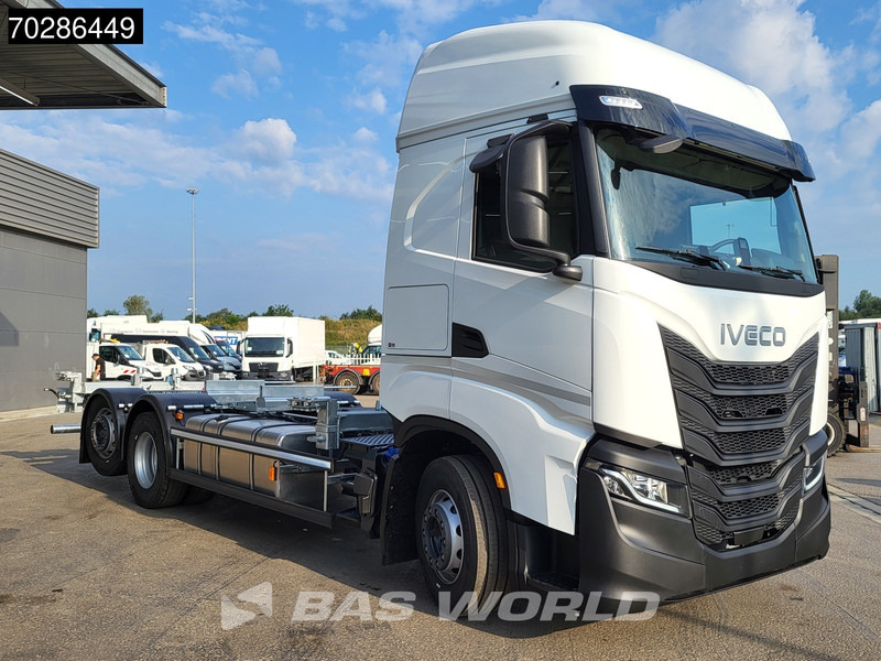 Iveco S-Way 500 6X2 NEW BDF! Lift+Steering Axle ACC Standklima Euro 6 - Camião transportador de contêineres/ Caixa móvel: foto 3 Iveco S-Way 500 6X2 NEW BDF! Lift+Steering Axle ACC Standklima Euro 6 - Camião transportador de contêineres/ Caixa móvel: foto 3