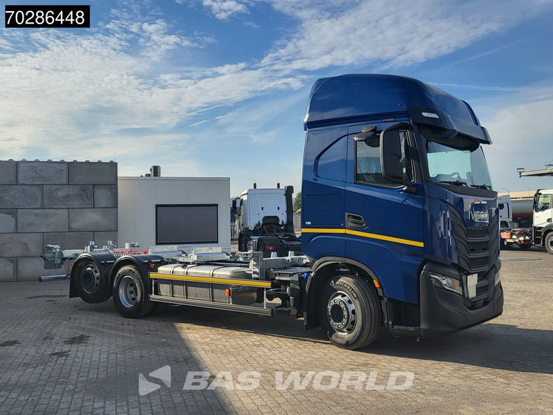 Iveco S-Way 500 6X2 NEW! BDF Lift+steering Axle Automatic Standklima Navi ACC Euro 6 - Camião transportador de contêineres/ Caixa móvel: foto 3 Iveco S-Way 500 6X2 NEW! BDF Lift+steering Axle Automatic Standklima Navi ACC Euro 6 - Camião transportador de contêineres/ Caixa móvel: foto 3