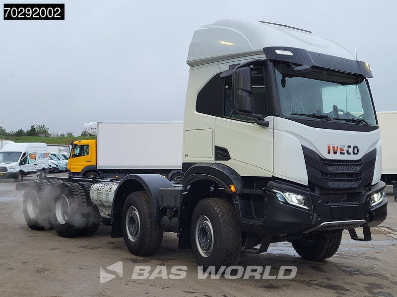 Iveco T-Way 510 8X4 NEW chassis! Retarder Big-Axle Steelsuspension LED Automatic Euro 6 - Camião chassi: foto 3 Iveco T-Way 510 8X4 NEW chassis! Retarder Big-Axle Steelsuspension LED Automatic Euro 6 - Camião chassi: foto 3