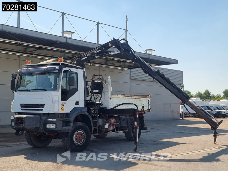 Iveco Trakker 310 4X4 Atlas 145.2-A2 Kran Crane 4x4 Big axle 6m3 3 sided tipper Euro 4 - Camião basculante, Camião grua: foto 5 Iveco Trakker 310 4X4 Atlas 145.2-A2 Kran Crane 4x4 Big axle 6m3 3 sided tipper Euro 4 - Camião basculante, Camião grua: foto 5