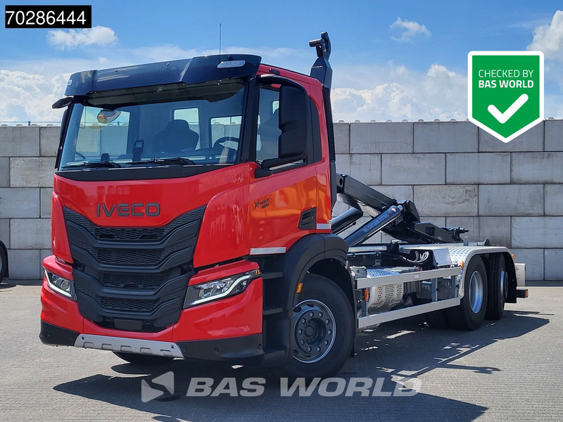 Iveco X-Way 460 6X2 NEW VDL S21-6400 Hooklift Lift+steering Axle Automatic Navi Euro 6 - Camião polibenne: foto 1 Iveco X-Way 460 6X2 NEW VDL S21-6400 Hooklift Lift+steering Axle Automatic Navi Euro 6 - Camião polibenne: foto 1