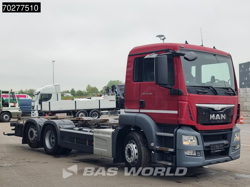 MAN TGS 26.320 6X2 BDF ADR Lift+lenkasche Automatic Euro 6 - Camião transportador de contêineres/ Caixa móvel: foto 3 MAN TGS 26.320 6X2 BDF ADR Lift+lenkasche Automatic Euro 6 - Camião transportador de contêineres/ Caixa móvel: foto 3