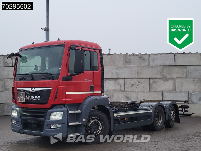 MAN TGS 26.320 TGS 6X2 ADR BDF Lift+Steering Axle Automatic Euro 6 - Camião transportador de contêineres/ Caixa móvel: foto 1 MAN TGS 26.320 TGS 6X2 ADR BDF Lift+Steering Axle Automatic Euro 6 - Camião transportador de contêineres/ Caixa móvel: foto 1