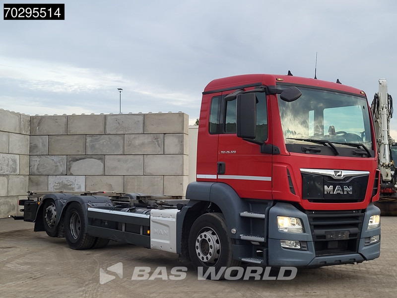 MAN TGS 26.320 TGS 6X2 ADR BDF Lift + Steering Axle Euro 6 - Camião transportador de contêineres/ Caixa móvel: foto 3 MAN TGS 26.320 TGS 6X2 ADR BDF Lift + Steering Axle Euro 6 - Camião transportador de contêineres/ Caixa móvel: foto 3
