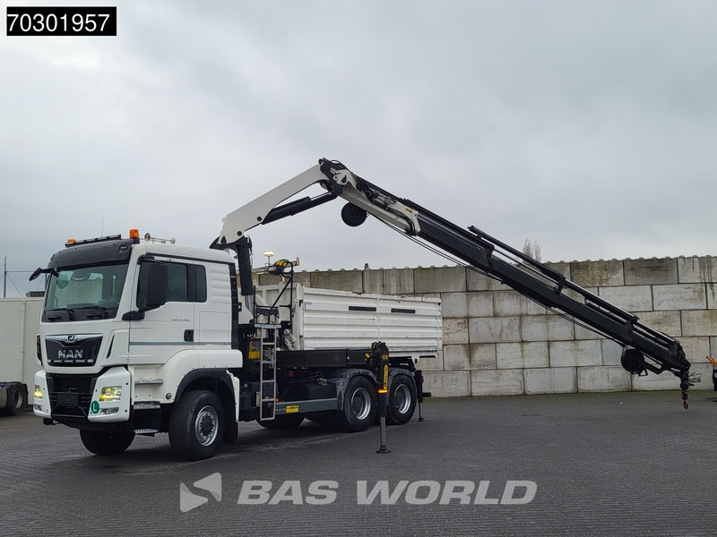 MAN TGS 33.420 6X6 Palfinger PK33002 EH Crane 12m3 tipper Manual Retarder Big-Axle Euro 6 - Camião basculante, Camião grua: foto 2 MAN TGS 33.420 6X6 Palfinger PK33002 EH Crane 12m3 tipper Manual Retarder Big-Axle Euro 6 - Camião basculante, Camião grua: foto 2