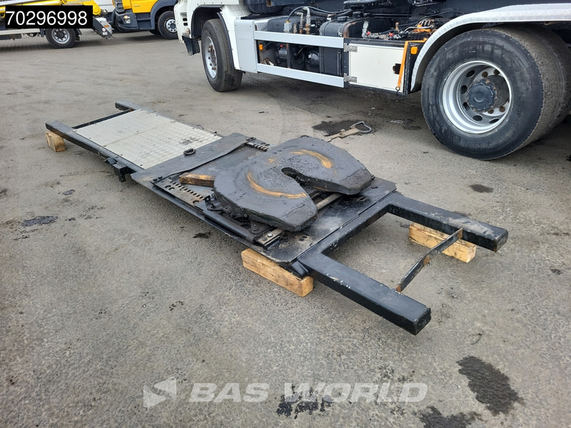 MAN TGS 33.440 6X4 25Ton AJK NHS25-5930 hooklift with 5th wheel Wechselsystem Manual Big-Axle Euro 5 - Camião polibenne: foto 5 MAN TGS 33.440 6X4 25Ton AJK NHS25-5930 hooklift with 5th wheel Wechselsystem Manual Big-Axle Euro 5 - Camião polibenne: foto 5