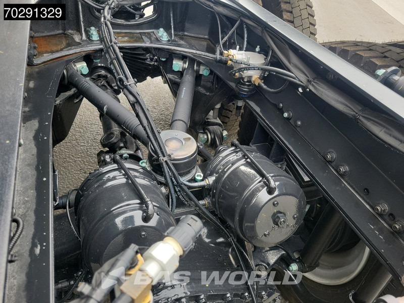 MAN TGS 40.400 6X4 NEW 6x4 chassis PTO Preparation Steelsuspension Big-Axle Automatic Euro 2 - Camião chassi: foto 5 MAN TGS 40.400 6X4 NEW 6x4 chassis PTO Preparation Steelsuspension Big-Axle Automatic Euro 2 - Camião chassi: foto 5