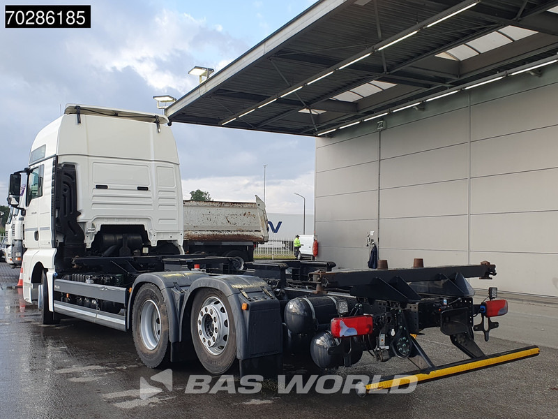 MAN TGX 26.470 6X2 BDF Lift-Axle ACC XXL Retarder Navi Euro 6 - Camião transportador de contêineres/ Caixa móvel: foto 2 MAN TGX 26.470 6X2 BDF Lift-Axle ACC XXL Retarder Navi Euro 6 - Camião transportador de contêineres/ Caixa móvel: foto 2