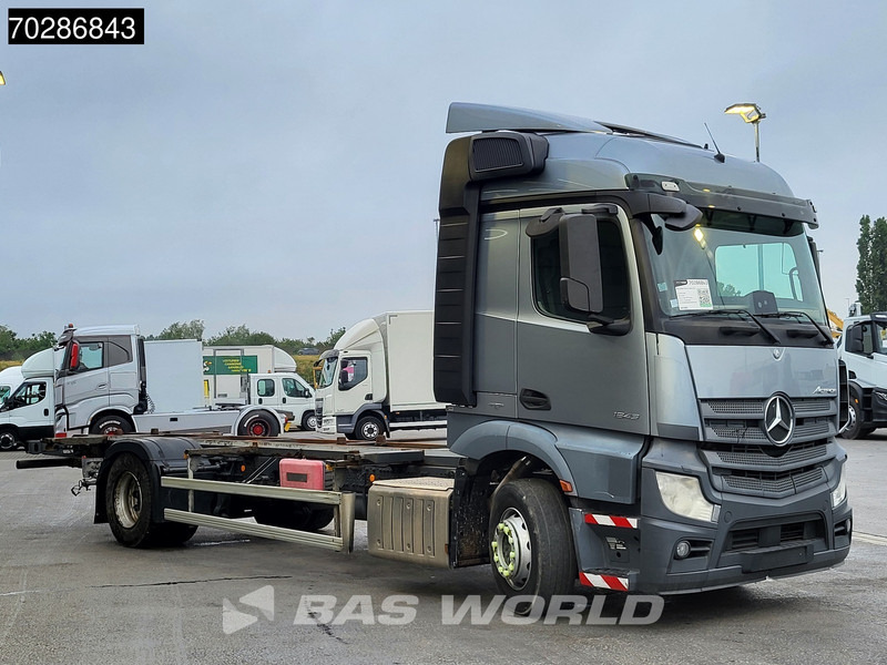 Mercedes-Benz Actros 1843 4X2 BDF 2xTanks Automatic Euro 6 - Camião transportador de contêineres/ Caixa móvel: foto 3 Mercedes-Benz Actros 1843 4X2 BDF 2xTanks Automatic Euro 6 - Camião transportador de contêineres/ Caixa móvel: foto 3