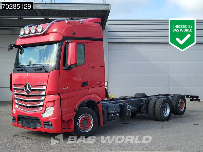 Mercedes-Benz Actros 2548 Actros 6X2 BigSpace Retarder PTO Liftachse Xenon ACC Navi Euro 6 - Camião chassi: foto 1 Mercedes-Benz Actros 2548 Actros 6X2 BigSpace Retarder PTO Liftachse Xenon ACC Navi Euro 6 - Camião chassi: foto 1