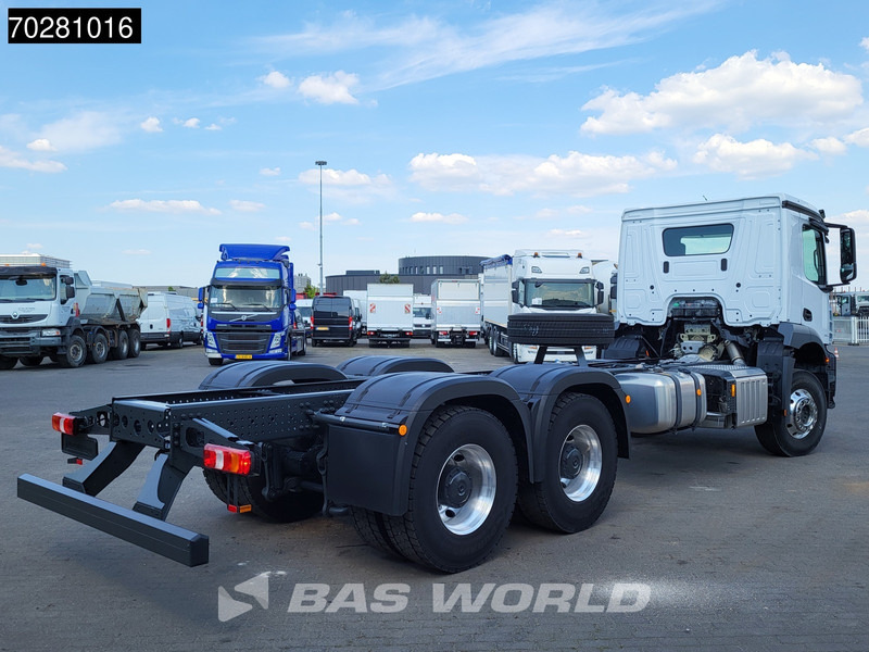 Mercedes-Benz Arocs 2640 6X4 NEW chassis PTO preparation Big-Axle Alcoa Automatic Euro 6 - Camião chassi: foto 5 Mercedes-Benz Arocs 2640 6X4 NEW chassis PTO preparation Big-Axle Alcoa Automatic Euro 6 - Camião chassi: foto 5