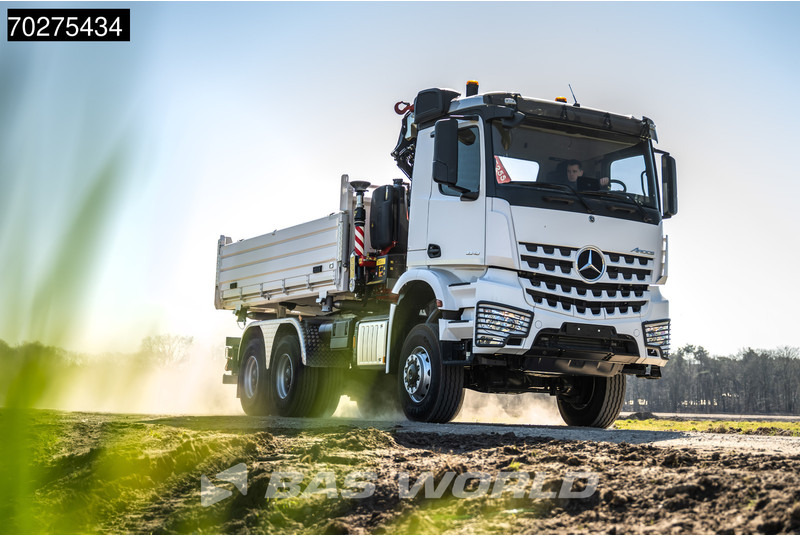 Mercedes-Benz Arocs 3348 6X6 Fassi F255A.2.24 xe-dynamic Kran Dreiseitenkipper Navi Euro 6 - Camião basculante, Camião grua: foto 5 Mercedes-Benz Arocs 3348 6X6 Fassi F255A.2.24 xe-dynamic Kran Dreiseitenkipper Navi Euro 6 - Camião basculante, Camião grua: foto 5