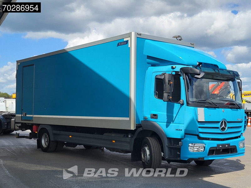 Camião furgão Mercedes-Benz Atego 1523 Atego 4X2 15tonner 2000kg Ladebordwand Automatic Euro 6: foto 10