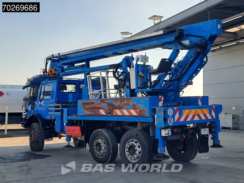 Mercedes-Benz Unimog 6X6 Unimog Engin EGI TP 226 hubarbeitsbühne Manual Euro 2 - Camião grua: foto 2 Mercedes-Benz Unimog 6X6 Unimog Engin EGI TP 226 hubarbeitsbühne Manual Euro 2 - Camião grua: foto 2
