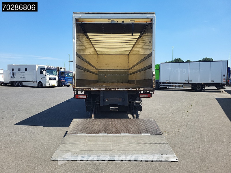 Renault T 380 T 6X2 Ladebordwand Liftachse Hartholz-Boden Euro 6 - Camião furgão: foto 5 Renault T 380 T 6X2 Ladebordwand Liftachse Hartholz-Boden Euro 6 - Camião furgão: foto 5