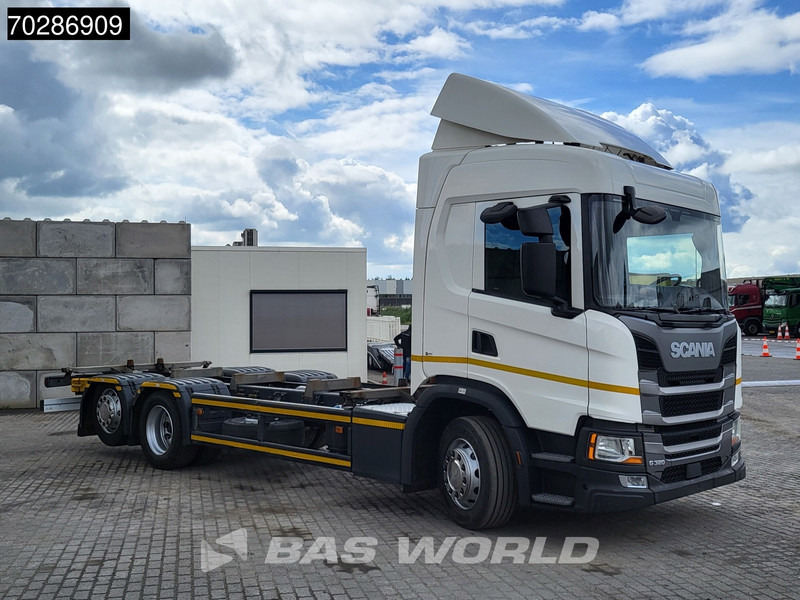 Scania G320 6X2 BDF Lift Axle Automatic Euro 6 - Camião transportador de contêineres/ Caixa móvel: foto 3 Scania G320 6X2 BDF Lift Axle Automatic Euro 6 - Camião transportador de contêineres/ Caixa móvel: foto 3