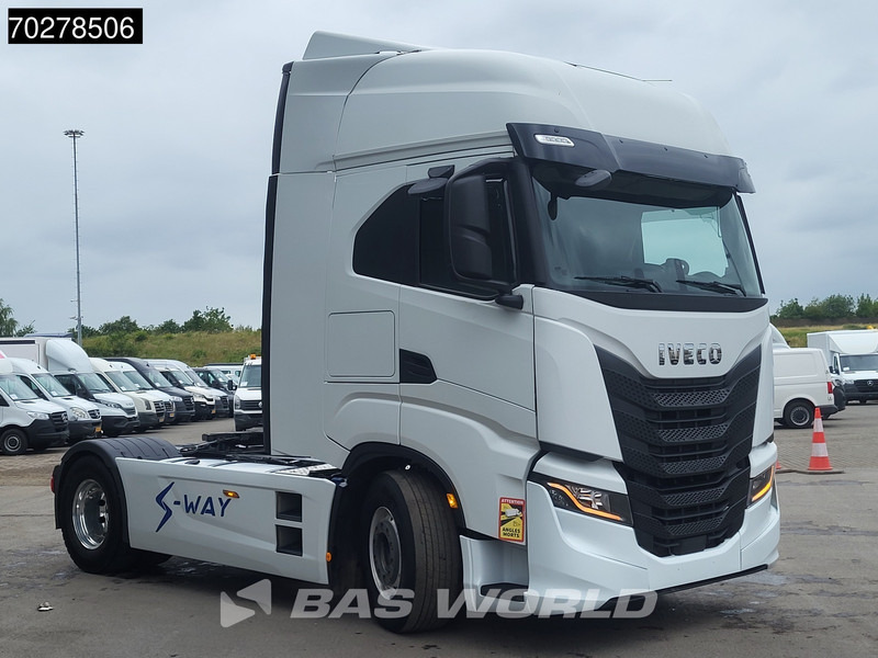 Iveco S-Way 570 S-Way 4X2 Retarder 2x Tanks Standklima Navi Alcoa's - Tractor: foto 3 Iveco S-Way 570 S-Way 4X2 Retarder 2x Tanks Standklima Navi Alcoa's - Tractor: foto 3