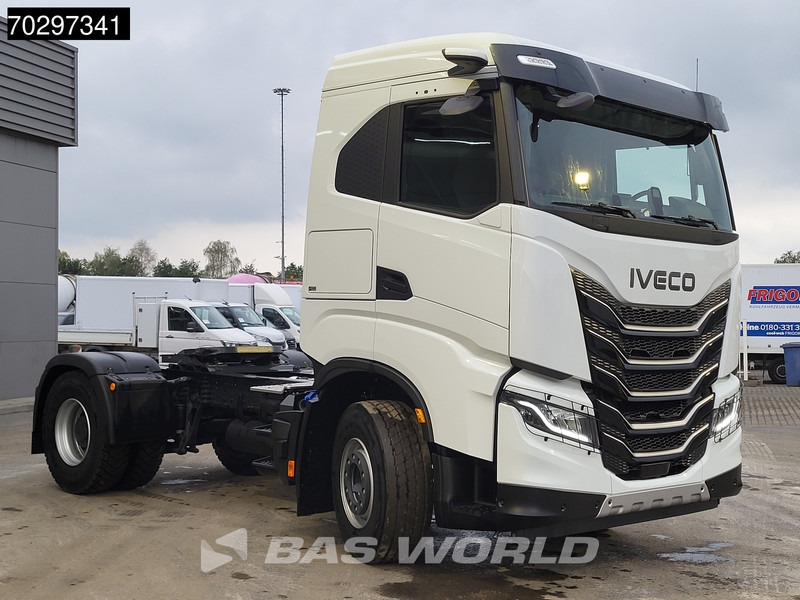 Iveco X-Way 500 4X2 NEW! Retarder Big-Axle Standklima MirrorCam Navi LED ACC Euro 6 - Tractor: foto 3 Iveco X-Way 500 4X2 NEW! Retarder Big-Axle Standklima MirrorCam Navi LED ACC Euro 6 - Tractor: foto 3