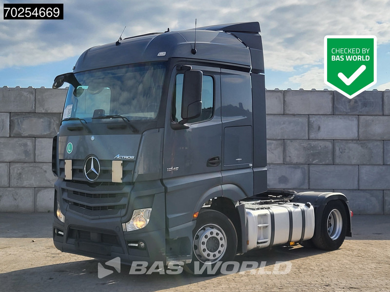 Tractor Mercedes-Benz Actros 1845 4X2 StreamSpace 2x Tanks: foto 1