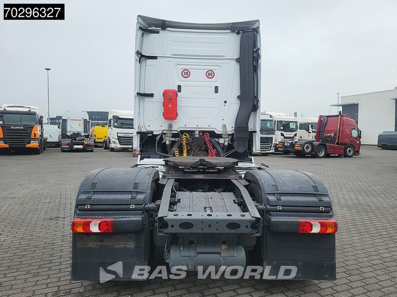 Mercedes-Benz Actros 1845 Actros 4X2 StreamSpace Retarder ADR 2xTanks Euro 6 - Tractor: foto 3 Mercedes-Benz Actros 1845 Actros 4X2 StreamSpace Retarder ADR 2xTanks Euro 6 - Tractor: foto 3