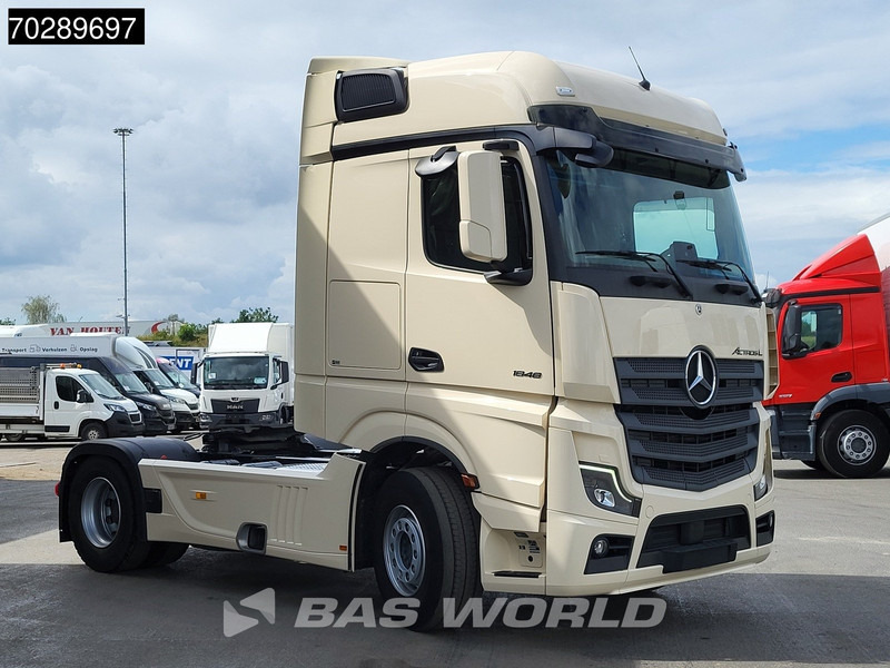 Mercedes-Benz Actros 1848 4X2 BigSpace Retarder Standklima PPC Navi ACC LED - Tractor: foto 3 Mercedes-Benz Actros 1848 4X2 BigSpace Retarder Standklima PPC Navi ACC LED - Tractor: foto 3