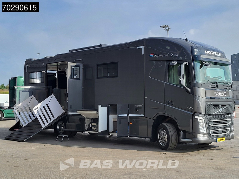 Volvo FH 420 FH 4X2 NL-Truck STX Horse truck + Living 4 Horses Navi ACC Euro 6 - Camião de transporte de cavalos: foto 3 Volvo FH 420 FH 4X2 NL-Truck STX Horse truck + Living 4 Horses Navi ACC Euro 6 - Camião de transporte de cavalos: foto 3