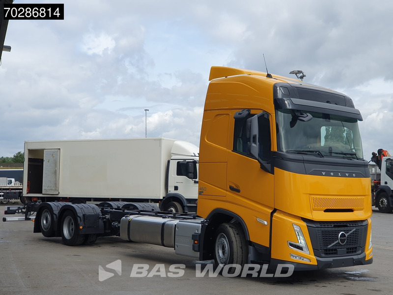 Volvo FH 460 6X2 NEW chassis! Full air Suspension Lift-Axle Navi ACC LED Euro 6 - Camião chassi: foto 3 Volvo FH 460 6X2 NEW chassis! Full air Suspension Lift-Axle Navi ACC LED Euro 6 - Camião chassi: foto 3
