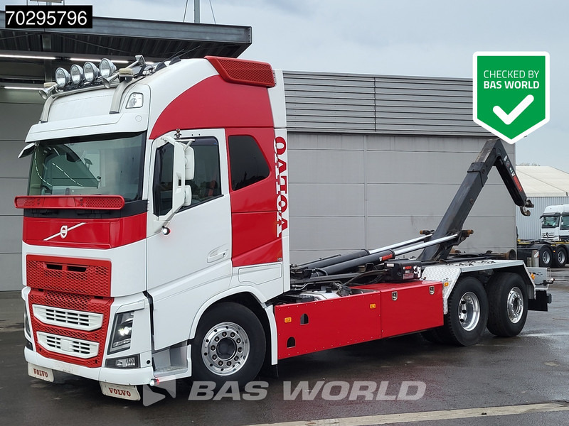 Volvo FH16 750 FH16 6X2 HIAB Multilift XR21S61 Hooklift Lift+steering Axle Automatic Euro 6 - Camião polibenne: foto 1 Volvo FH16 750 FH16 6X2 HIAB Multilift XR21S61 Hooklift Lift+steering Axle Automatic Euro 6 - Camião polibenne: foto 1