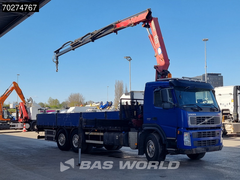 Volvo FM 330 6X2 HMF 1820 K3 Kran Crane Lift+Steering Axle Xenon Euro 5 - Camião de caixa aberta/ Plataforma, Camião grua: foto 3 Volvo FM 330 6X2 HMF 1820 K3 Kran Crane Lift+Steering Axle Xenon Euro 5 - Camião de caixa aberta/ Plataforma, Camião grua: foto 3